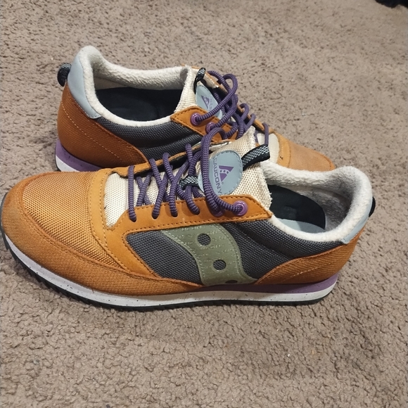 Shoes - Picture 8 of 9